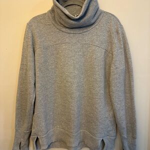 alo yoga Gray Turtleneck Sweatshirt